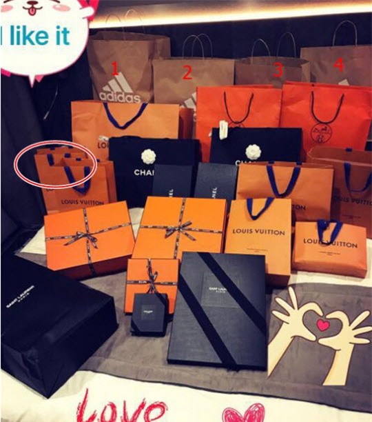 mot chi tiet nho  nhung du de lam lo bo mat 