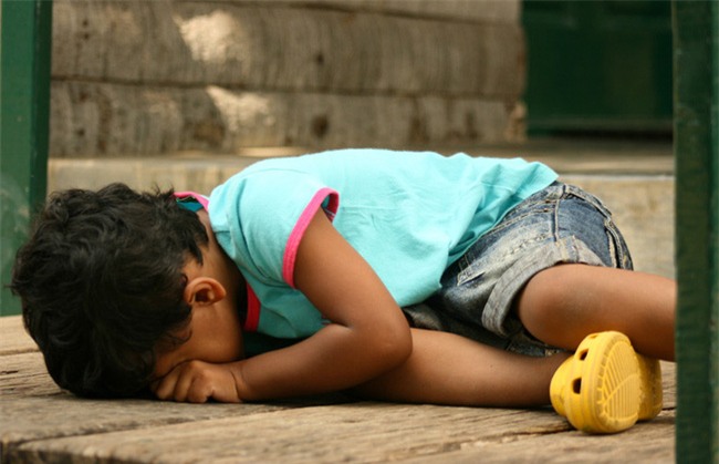 Bài học xương máu khi xử lý những cơn khủng hoảng tâm lý của trẻ - Ảnh 2.