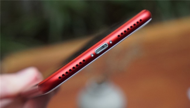 Can canh iPhone 7 Plus do tai VN: Doc, dep, gia cao hinh anh 11