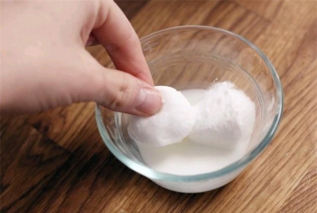 Hết nước tẩy trang, cứ lao ngay vào bếp bạn sẽ tìm được cả đống - Ảnh 2.