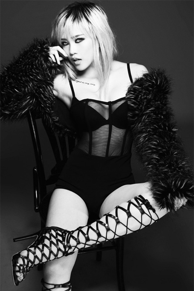 ai cung choang vi "ban gai" son tung ngay cang bao hinh anh 24