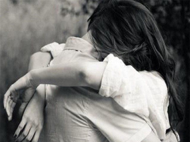 anh chi coi toi la con bup be de giai toa, de thay the nguoi vo da mat cua anh tren giuong - 1