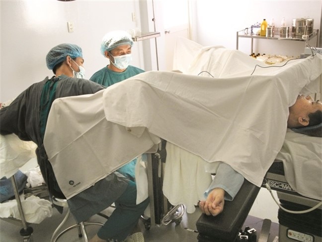 Khon kho vi tu dieu tri 'benh te nhi' hinh anh 1