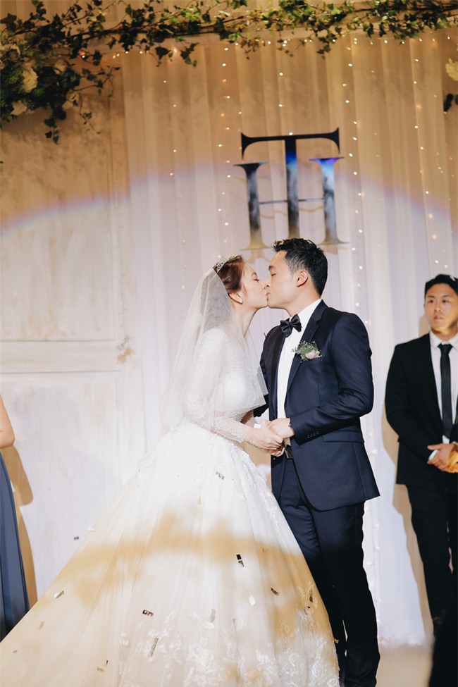 Tình yêu rượu gạo Soju không cưa cũng đổ với soái ca Hàn và hôn lễ đậm chất Việt cùng nón lá và hoa đá - Ảnh 20.