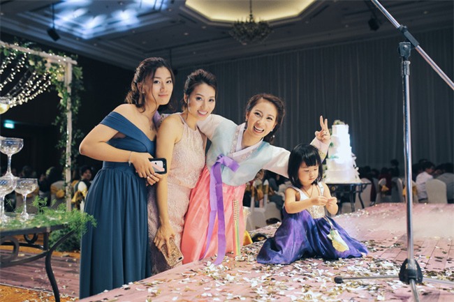 Tình yêu rượu gạo Soju không cưa cũng đổ với soái ca Hàn và hôn lễ đậm chất Việt cùng nón lá và hoa đá - Ảnh 21.