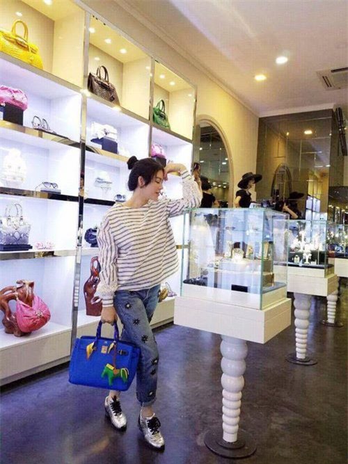 khong chi o nha dat vang, ly nha ky con song vuong gia the nay! - 9