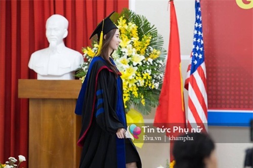 hh thu thao ke chuyen qua khu trong ngay nhan bang tot nghiep dai hoc - 2