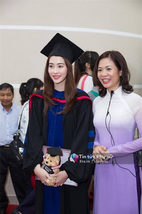 hh thu thao ke chuyen qua khu trong ngay nhan bang tot nghiep dai hoc - 7