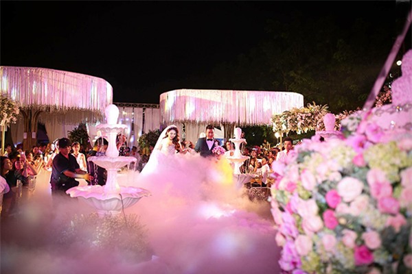 Nữ đại gia Bình Phước hóa công chúa trong đám cưới 6 tỷ đồng với bạn trai 7 năm - Ảnh 6.