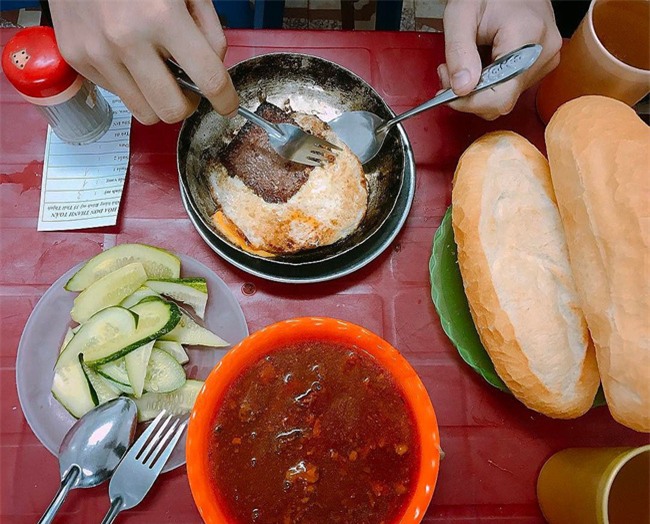 7 quán bánh mì bình dân mà ngon tê lưỡi của Hà Nội - Ảnh 28.