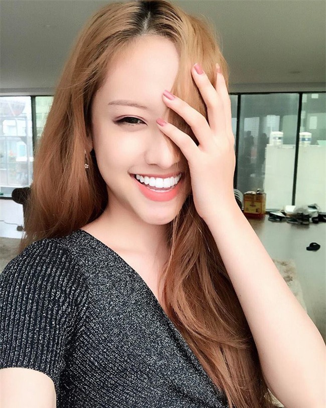 Thuý Vi khoe đi làm lại 19 cái răng với giá 250 triệu - Ảnh 9.