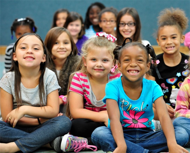 Vì sao trẻ em Mỹ thường hạnh phúc và năng động hơn trẻ em ở các nước khác? - Ảnh 3.