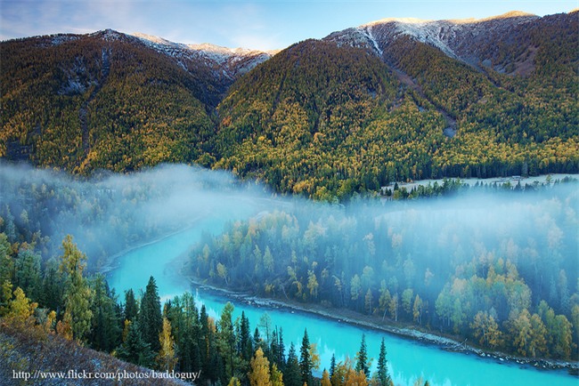 Cảnh đẹp như tranh vẽ của thảo nguyên Tân Cương - Ảnh 3.