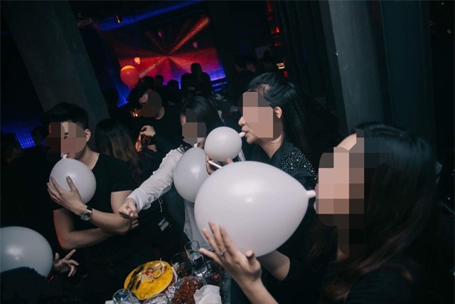 Bóng cười bán rất tốt tại các quán bar (Ảnh: Internet)