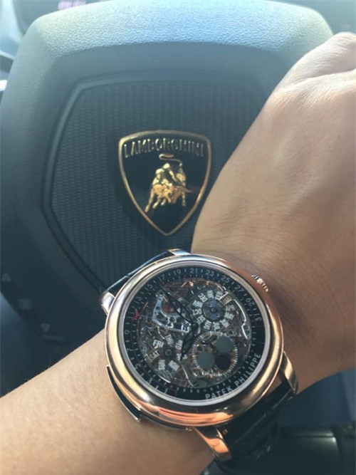 Cường Đôla ngồi ca-nô sang chảnh, cô đơn trên biển vắng - 3