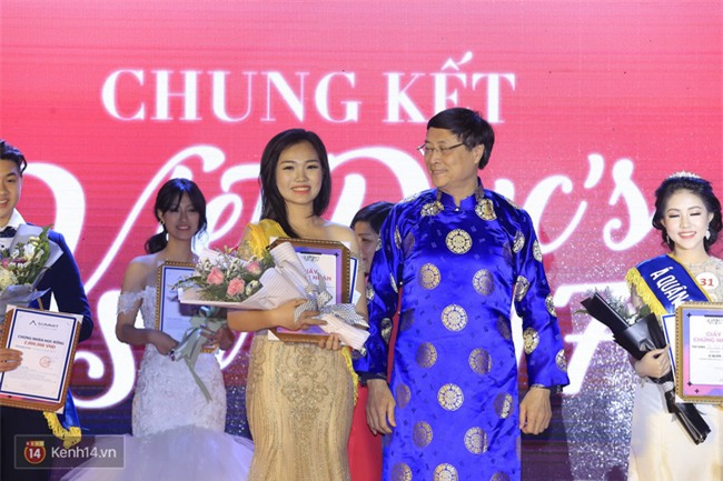 Nhan sắc xinh đẹp của nữ sinh 17 tuổi vừa đăng quang Ngôi sao Việt Đức - Ảnh 1.