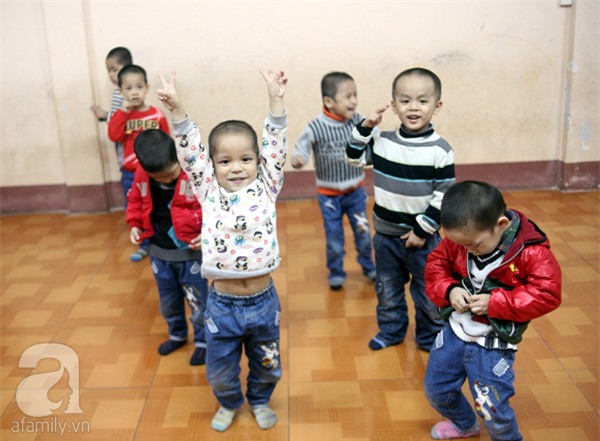 Quảng Ninh: 8 bé trai từng bị bán sang Trung Quốc đã tìm được gia đình mới - Ảnh 2.