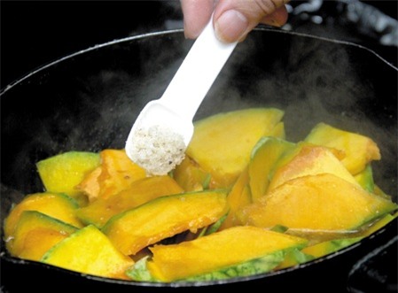 Cách dùng các loại gia vị an toàn khi nấu ăn - Ảnh 1.