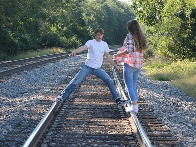 Selfie tai duong ray: Nguoi tre chet luc nao khong biet hinh anh 2