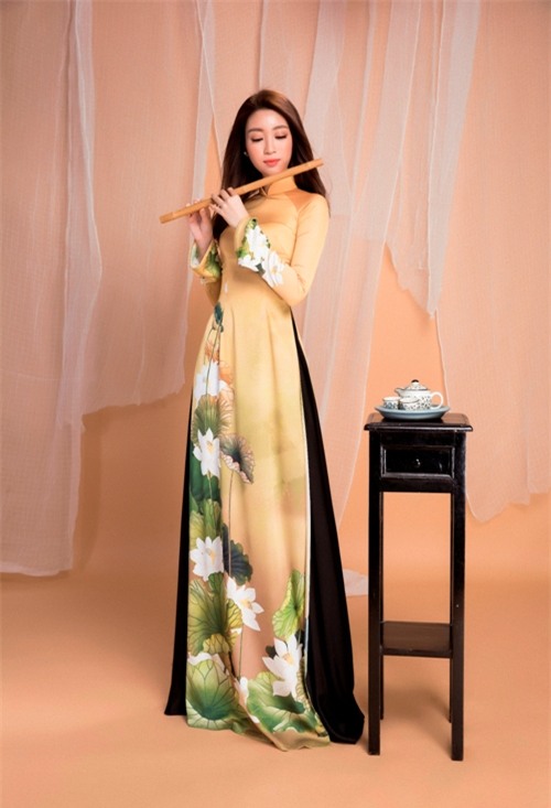 hoa hau my linh xinh dep quyen ru voi dan bau, dan tranh hinh anh 10