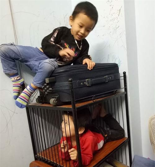 nhung hinh anh moi nhat ve cap song sinh tu tinh trung nguoi bo da mat - 14