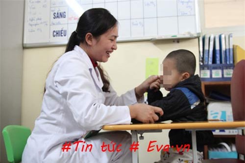 xa me tu khi 6 thang tuoi, be gai bi “cam khau” vi mac hoi chung chia ly - 1