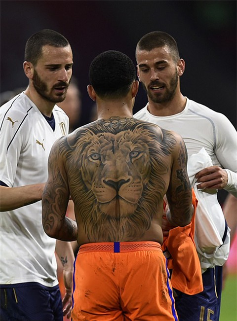 Hình xăm ấn tượng của Depay