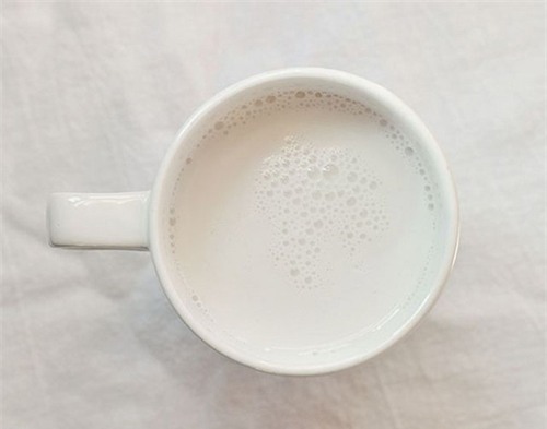 chi can hoa nguyen lieu nay vao nuoc tam moi ngay, dam bao lan da se luon cang lang, min mang - 5