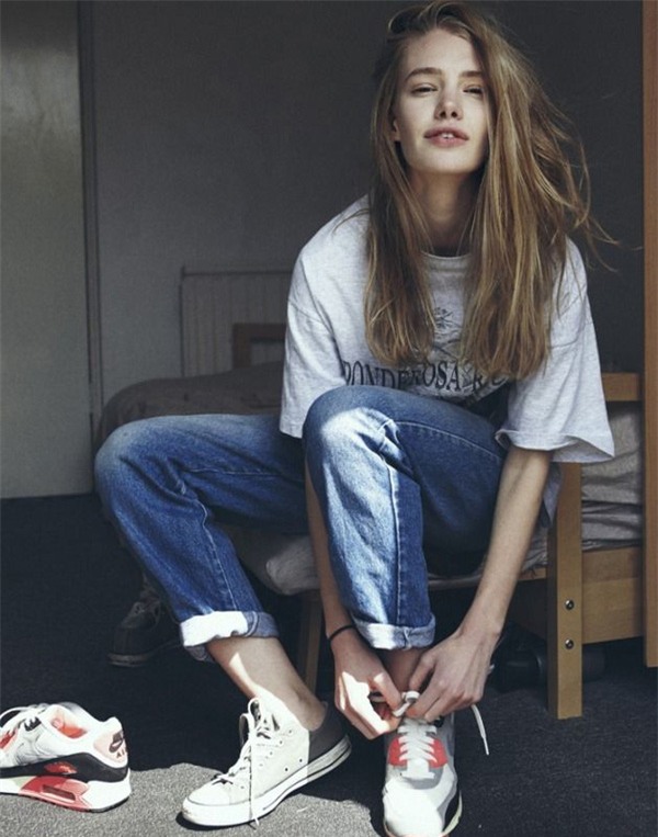 Chưa cần phải chất, mặc áo phông cứ kết hợp đơn giản thế này là đẹp - Ảnh 3.