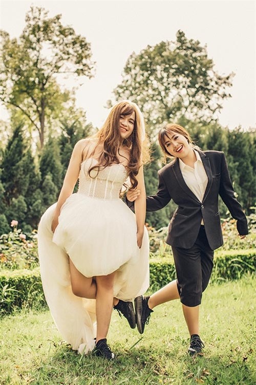 9x bat chong mac vay cuoi, ket qua “cam nin” vi chu re con xinh hon ca co dau - 8