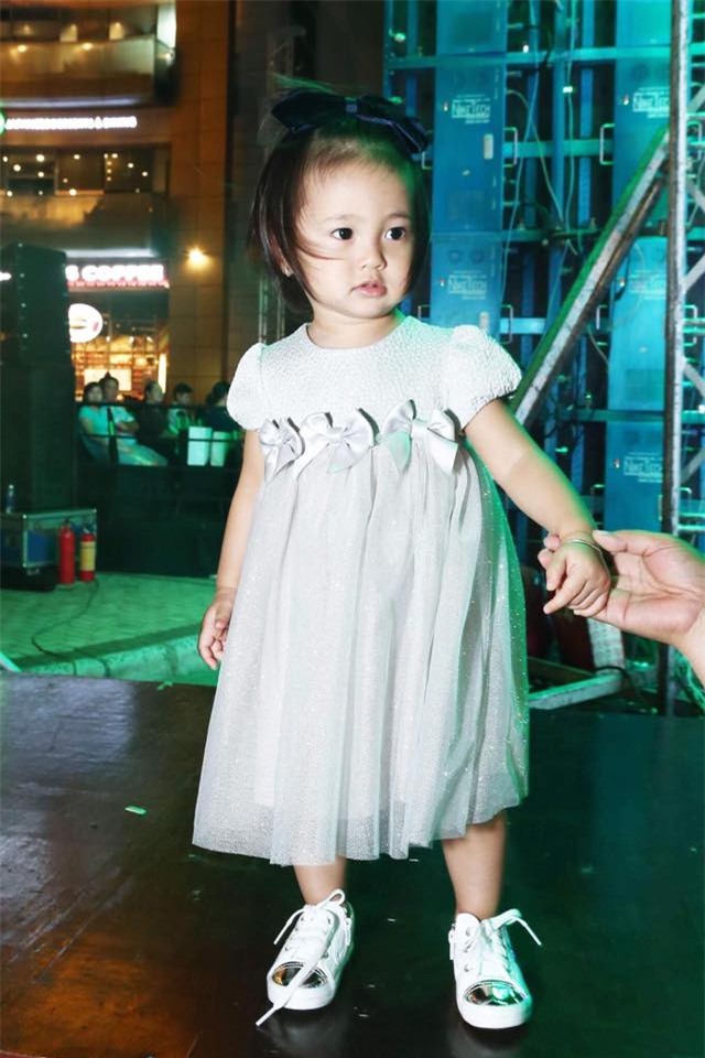 khong the roi mat voi thoi trang he cuc xinh cua con gai hong dang, hong nhung - 7