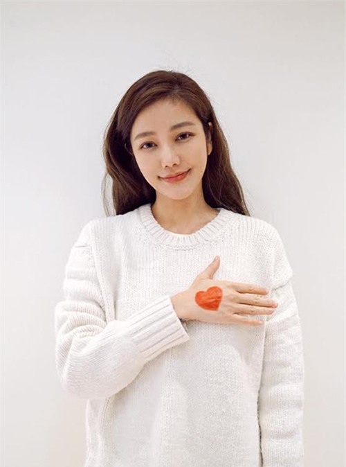 noi tieng vi xinh dep nhu hot girl, co gai tre gay bat ngo khi tiet lo tuoi that - 11