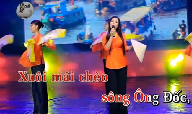 neu khong nop 2000 dong/bai, chu co so karaoke phai go bo bai hat hinh anh 1