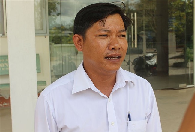 trùm nilông ngủ vì ô nhiễm, nhà máy giấy, ô nhiễm