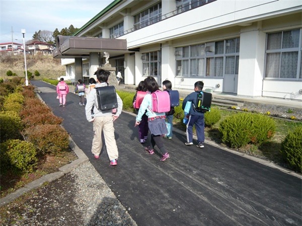 Mẹ Việt ở Nhật: Tôi sẽ vẫn để con đi bộ đi học - Ảnh 3.