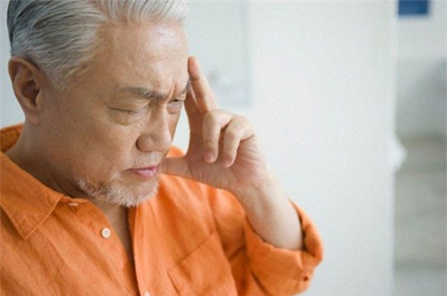 "Phát điên" vì phải hầu hạ bố chồng suốt 10 năm nay - 1