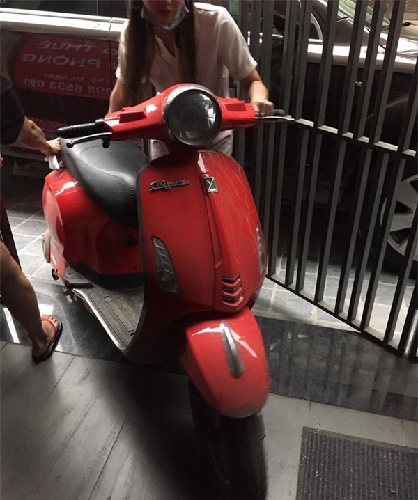 Cái giá quá đắt cho một lần đỗ của chiếc xe bạc tỷ - Ảnh 1.