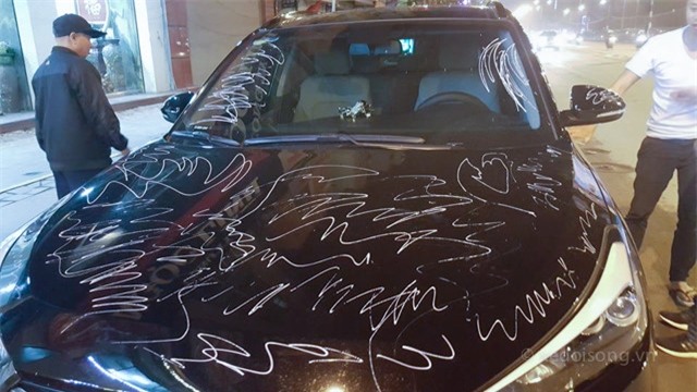 Cô gái vẽ chi chít lên xe Hyundai Tucson vì đỗ trước cửa nhà ảnh 3
