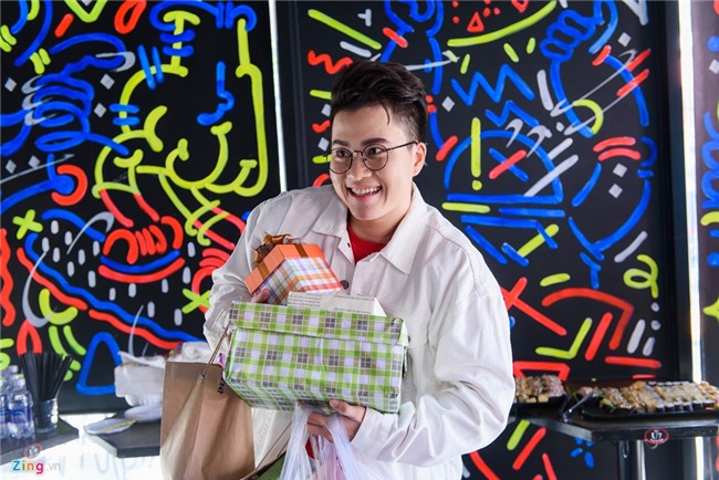 Tac gia 'Ong ba anh': Toi dang tich luy tien de phau thuat chuyen gioi hinh anh 2