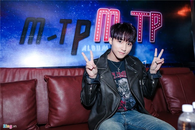 Su kien hot cua Son Tung: San khau bo khong, fan chay tan loan hinh anh 11