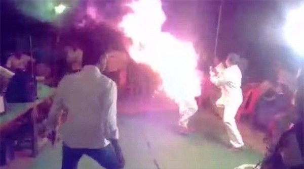 Ấn Độ: Chồng tự thiêu để phản đối việc vợ hát trên sân khấu - Ảnh 2.