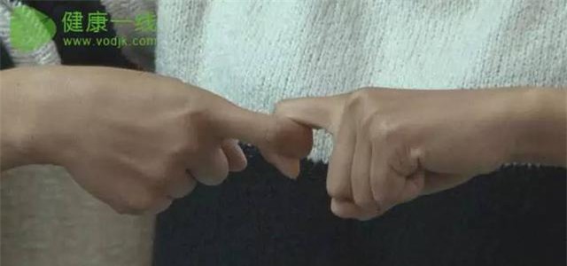 Không cần phải đỏ mặt tía tai, khi bị táo bón hãy đưa ngón tay lên rồi ấn vào một điểm - Ảnh 5.