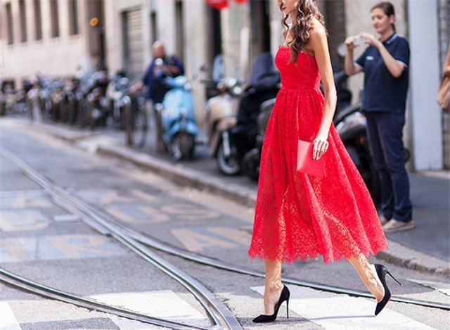 Khơi gợi nét quyến rũ tiềm ẩn bằng 5 món đồ thời trang cứ mặc lên là tôn dáng - Ảnh 4.