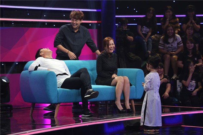 Tran Thanh kham phuc tai nang cua co be 5 tuoi noi tieng Anh nhu gio hinh anh 4