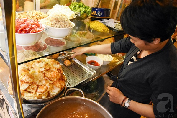 8 quán xôi tuy bình dân nhưng ngon hớp hồn người Hà Nội - Ảnh 25.