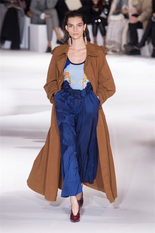 khong ngo kieu "quan bao tai" lai hot den the - 8