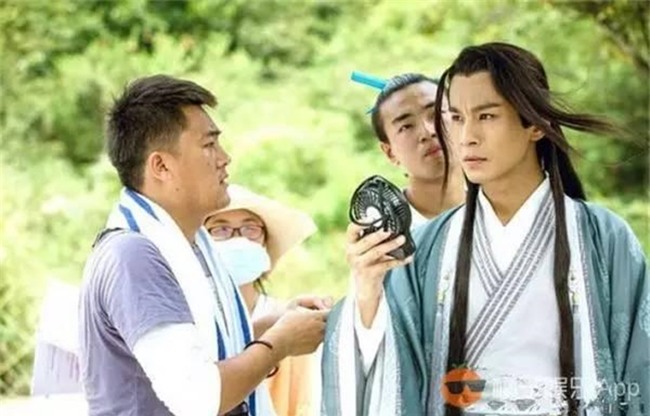 "cuoi rung ron" voi hau truong phim co trang ngay nong hinh anh 15