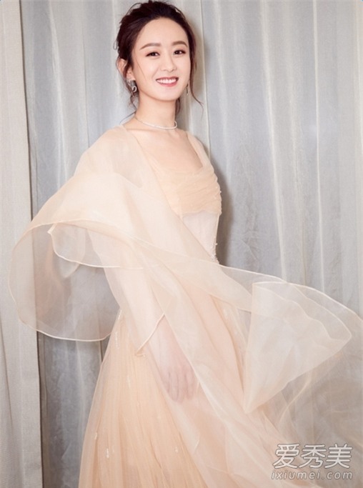 thoi trang sao dep tuan qua: "bat luc" khi mieu ta do dep cua pham huong - 9