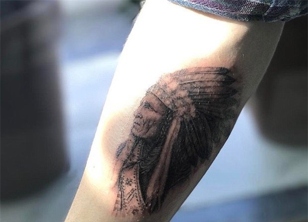 Con trai Beckham khoe hinh xam giong bo hinh anh 1