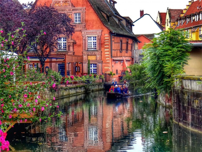 10 ngôi làng đẹp như thiên đường dưới hạ giới của nước Pháp - Ảnh 1.